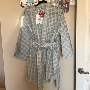 NWT La Vie Style House mini wrap